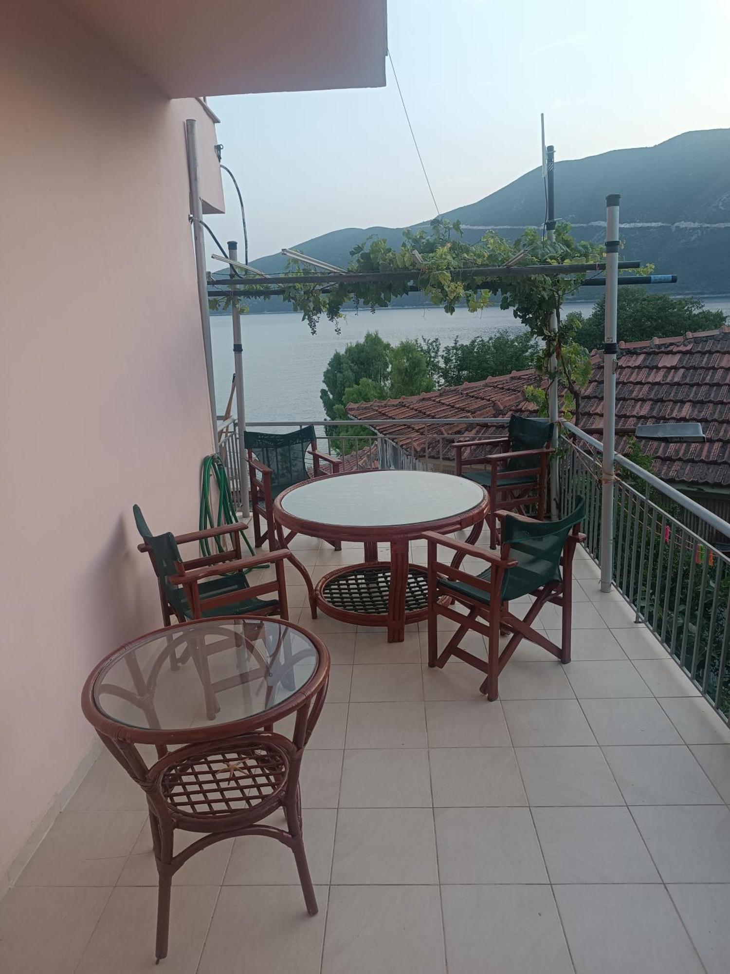 Penthouse Vasiliki Apartment Bagian luar foto