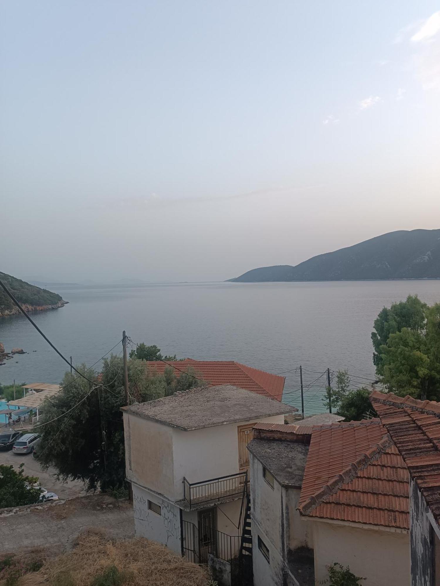 Penthouse Vasiliki Apartment Bagian luar foto